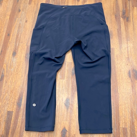 Lululemon True Navy Speed Up Crop *23" Size 10 - Picture 4 of 5